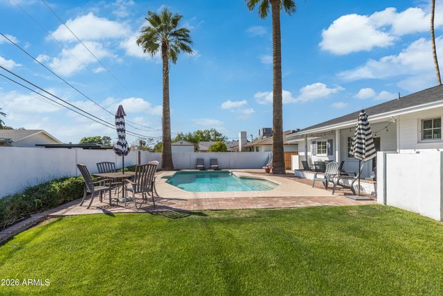 4211 E WHITTON Avenue, Phoenix, AZ 85018