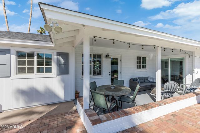 4211 E WHITTON Avenue, Phoenix, AZ 85018