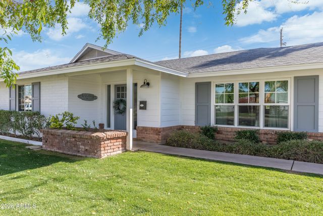 4211 E WHITTON Avenue, Phoenix, AZ 85018