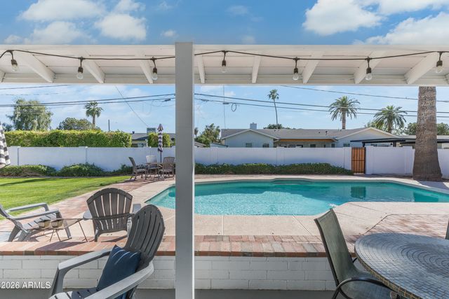 4211 E WHITTON Avenue, Phoenix, AZ 85018