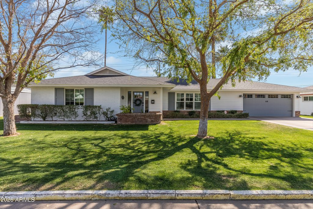 4211 E WHITTON Avenue, Phoenix, AZ 85018