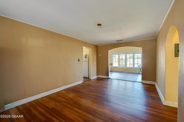 327 Mobile Avenue, Daytona Beach, FL 32118