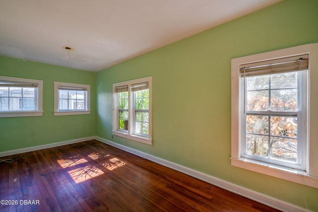 327 Mobile Avenue, Daytona Beach, FL 32118