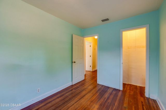 327 Mobile Avenue, Daytona Beach, FL 32118