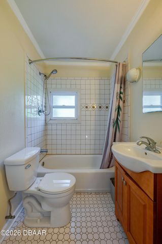 327 Mobile Avenue, Daytona Beach, FL 32118