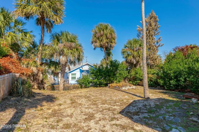 327 Mobile Avenue, Daytona Beach, FL 32118