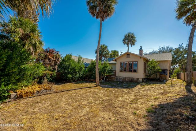 327 Mobile Avenue, Daytona Beach, FL 32118