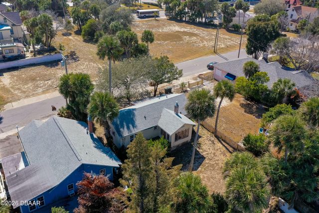 327 Mobile Avenue, Daytona Beach, FL 32118