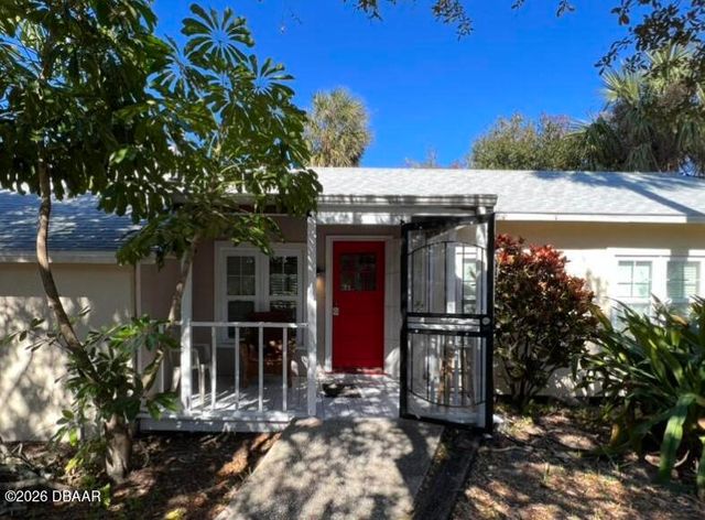 327 Mobile Avenue, Daytona Beach, FL 32118