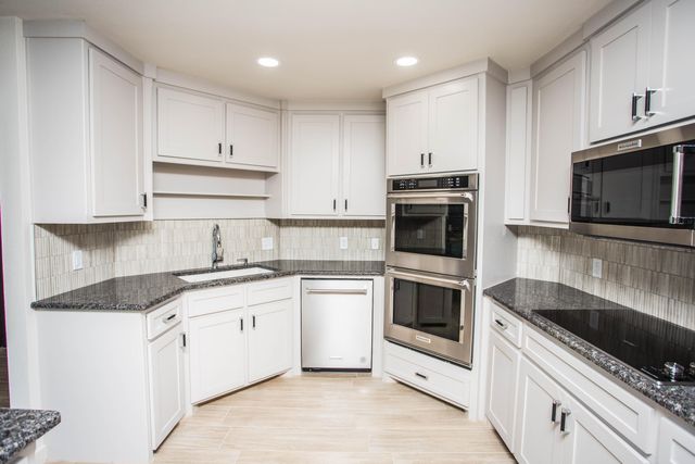 25 E Lakeshore Drive, Ransom Canyon, TX 79366