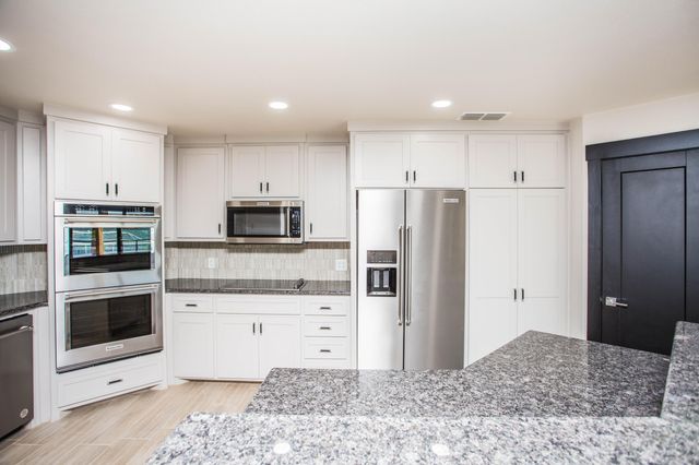 25 E Lakeshore Drive, Ransom Canyon, TX 79366