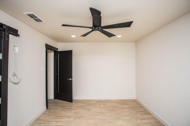 25 E Lakeshore Drive, Ransom Canyon, TX 79366