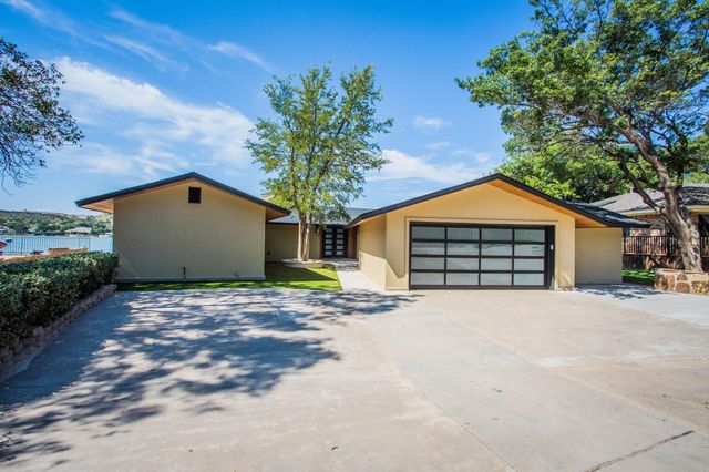 25 E Lakeshore Drive, Ransom Canyon, TX 79366