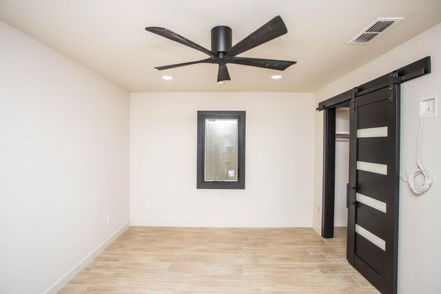 25 E Lakeshore Drive, Ransom Canyon, TX 79366