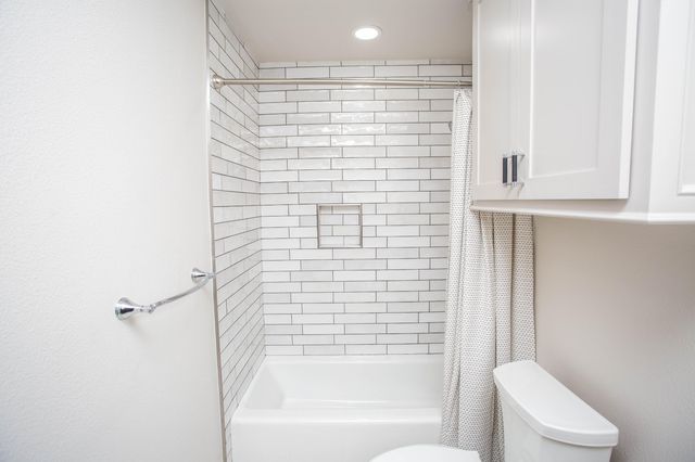 25 E Lakeshore Drive, Ransom Canyon, TX 79366