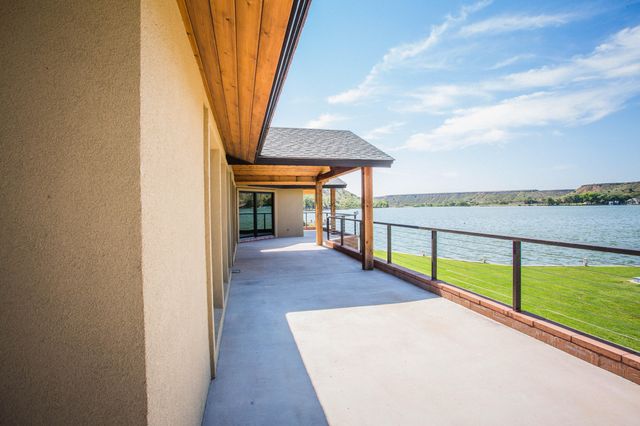 25 E Lakeshore Drive, Ransom Canyon, TX 79366