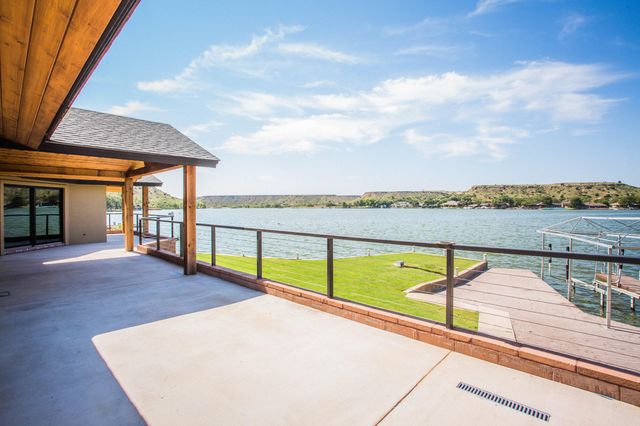 25 E Lakeshore Drive, Ransom Canyon, TX 79366