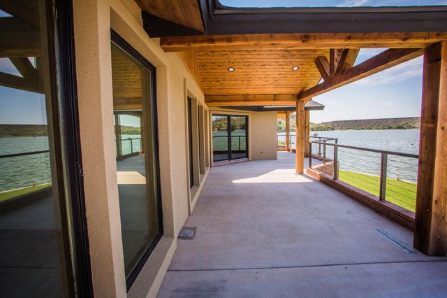 25 E Lakeshore Drive, Ransom Canyon, TX 79366