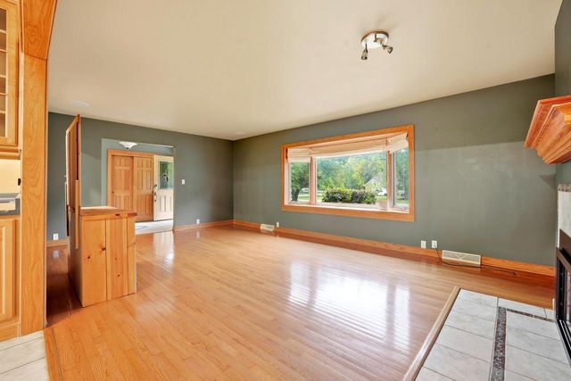1280 Spring DRIVE, Brookfield, WI 53005