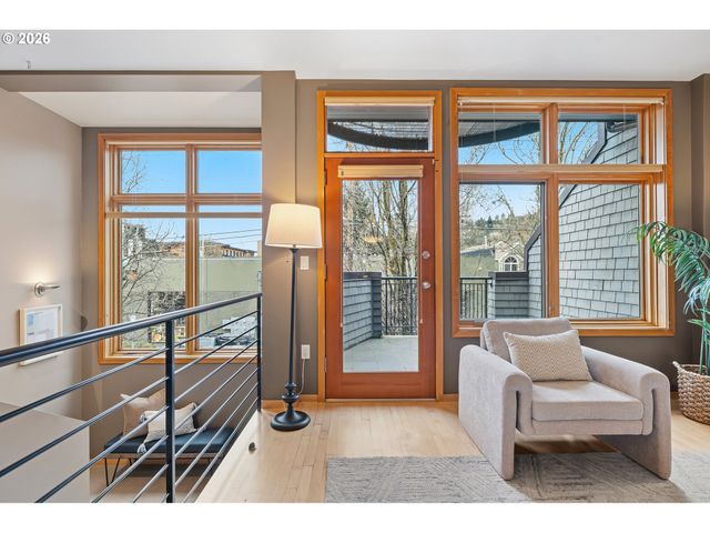 2419 Nw THURMAN St, Portland, OR 97210