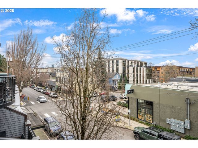 2419 Nw THURMAN St, Portland, OR 97210