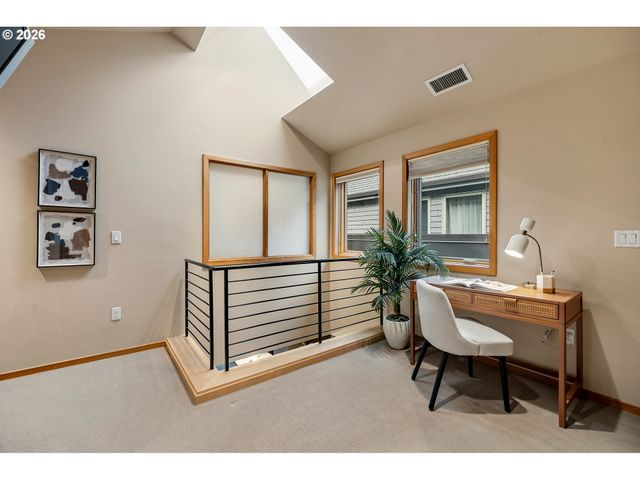 2419 Nw THURMAN St, Portland, OR 97210