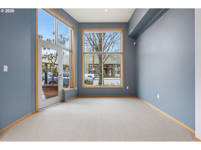 2419 Nw THURMAN St, Portland, OR 97210