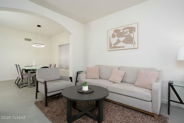 6851 W Kern Drive, Tucson, AZ 85743
