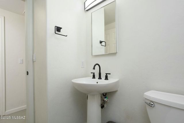 6851 W Kern Drive, Tucson, AZ 85743