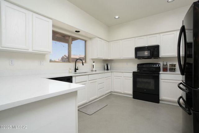 6851 W Kern Drive, Tucson, AZ 85743