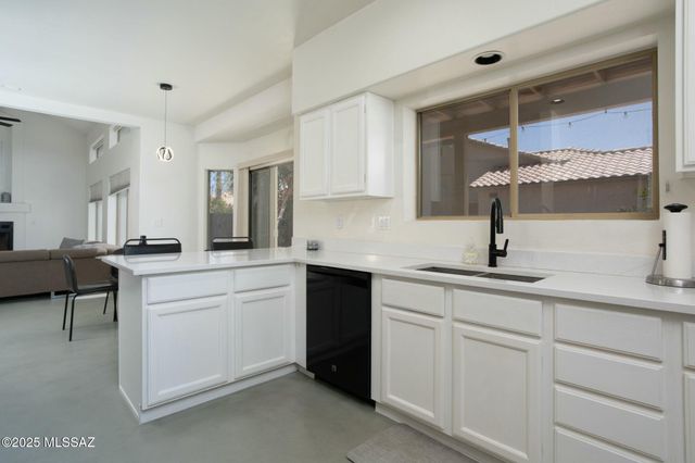 6851 W Kern Drive, Tucson, AZ 85743