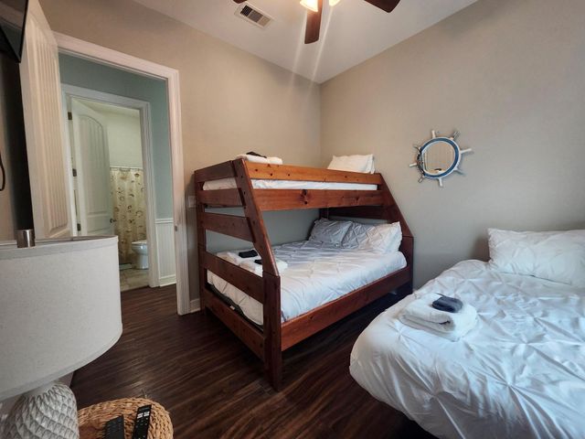 119 Velasco Shores Shore, Surfside Beach, TX 77541