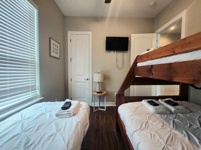 119 Velasco Shores Shore, Surfside Beach, TX 77541