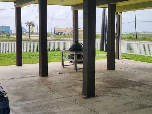 119 Velasco Shores Shore, Surfside Beach, TX 77541