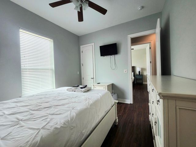 119 Velasco Shores Shore, Surfside Beach, TX 77541