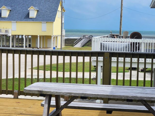 119 Velasco Shores Shore, Surfside Beach, TX 77541