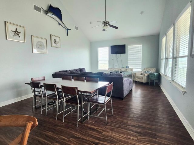 119 Velasco Shores Shore, Surfside Beach, TX 77541