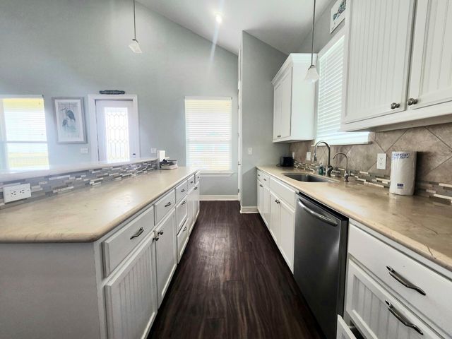 119 Velasco Shores Shore, Surfside Beach, TX 77541