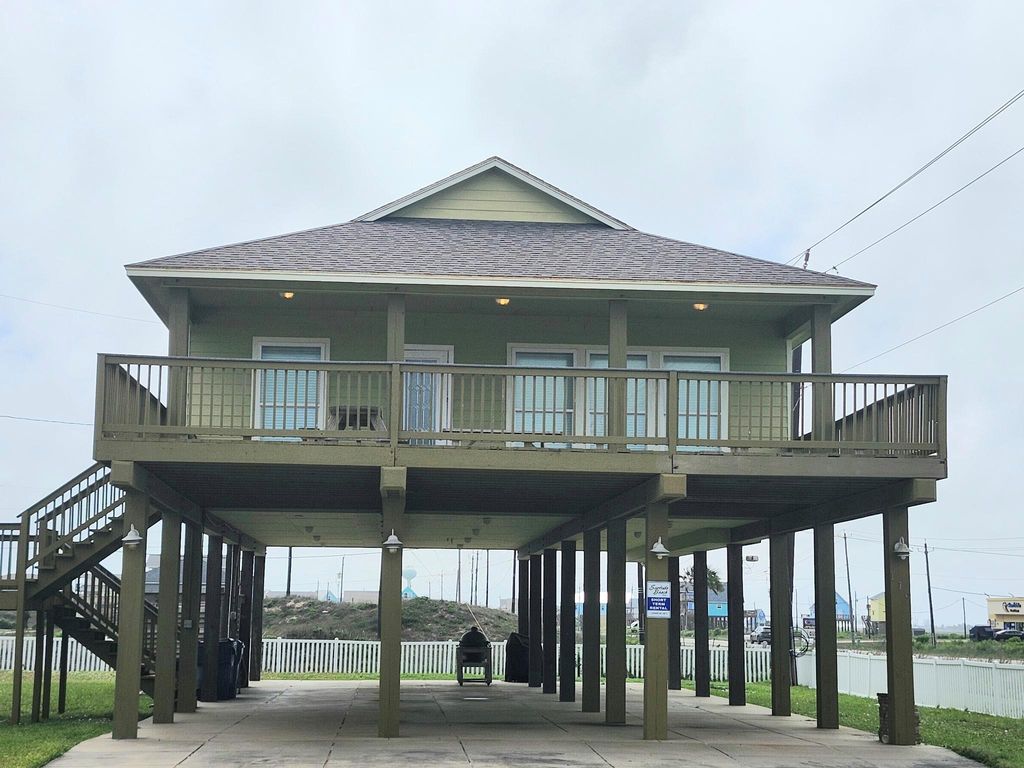 119 Velasco Shores Shore, Surfside Beach, TX 77541