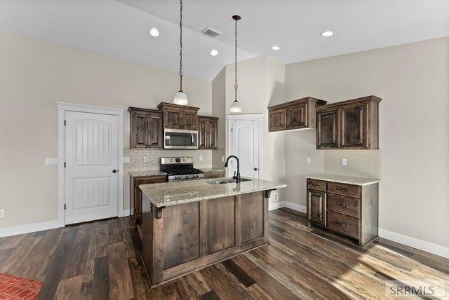 303 S Park Avenue, Firth, ID 83236