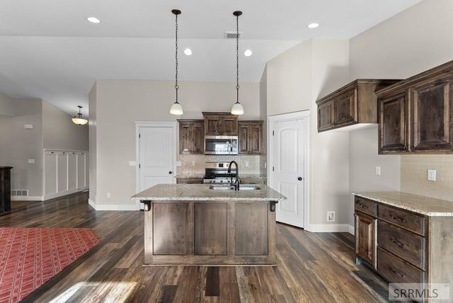 303 S Park Avenue, Firth, ID 83236