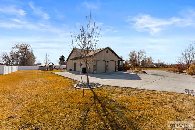 303 S Park Avenue, Firth, ID 83236