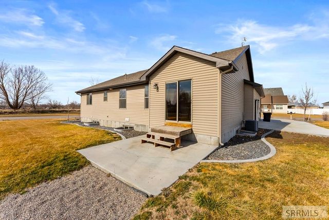 303 S Park Avenue, Firth, ID 83236
