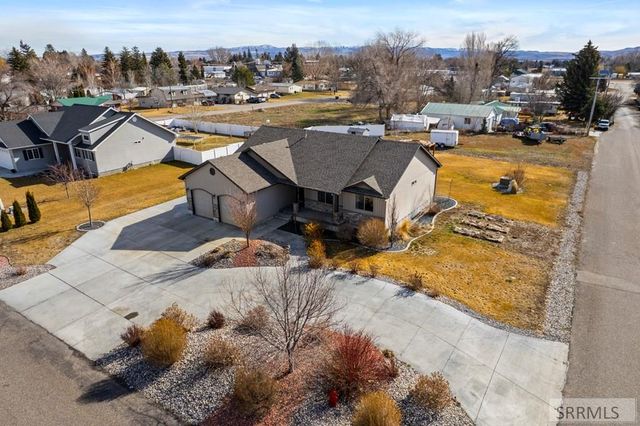 303 S Park Avenue, Firth, ID 83236