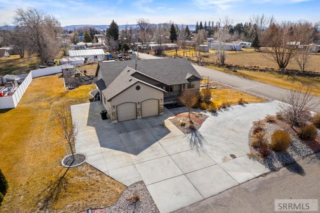 303 S Park Avenue, Firth, ID 83236