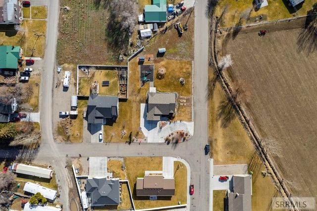 303 S Park Avenue, Firth, ID 83236