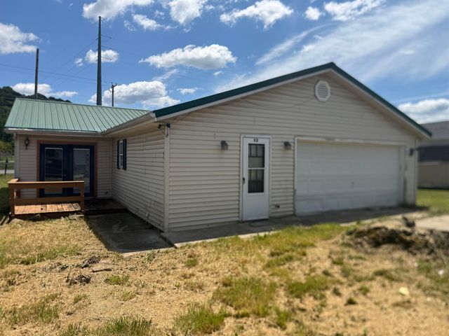 32 Pvt. Dr. 702, County Rd. 1, South Point, OH 45680