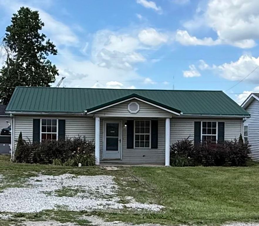 32 Pvt. Dr. 702, County Rd. 1, South Point, OH 45680