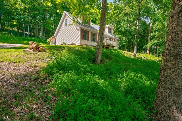 2886 S Whitehorse Road, Nashville, IN 47448