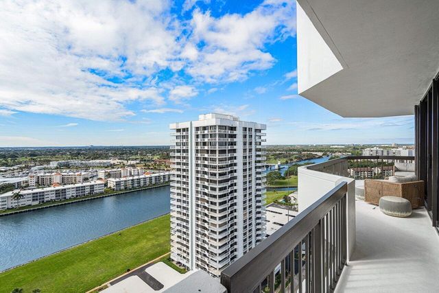 108 Lakeshore Drive 38-ph, North Palm Beach, FL 33408